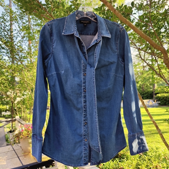 Banana Republic Fitted Riley Denim Bow Shirt - Size 4 - Picture 4 of 16